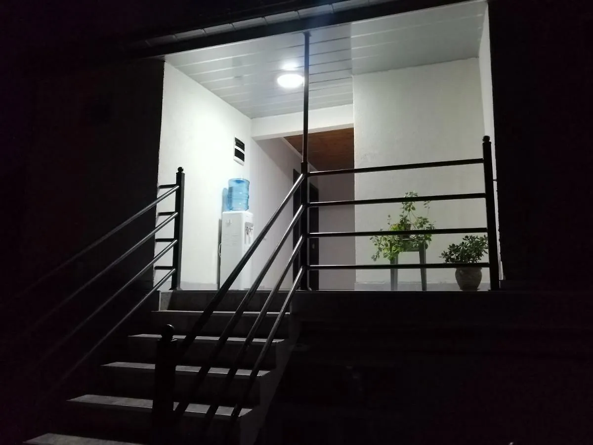 ホテル David Dali House バトゥーミ 0*,